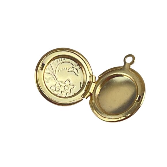 Round Floral Gold-Tone Locket Pendant With Hinged Opening For Photos Or Keepsake - Picture 2 of 6